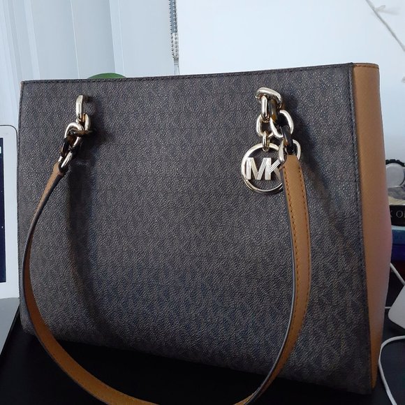 Michael Kors TOTE Bag - Picture 2 of 5